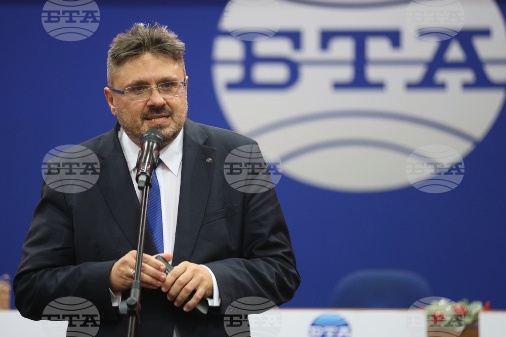 Много по-силни можем да бъдем, ако вземаме уроците от историята и за доброто, и не повтаряме грешки, каза генералният директор на БТА Кирил Вълчев