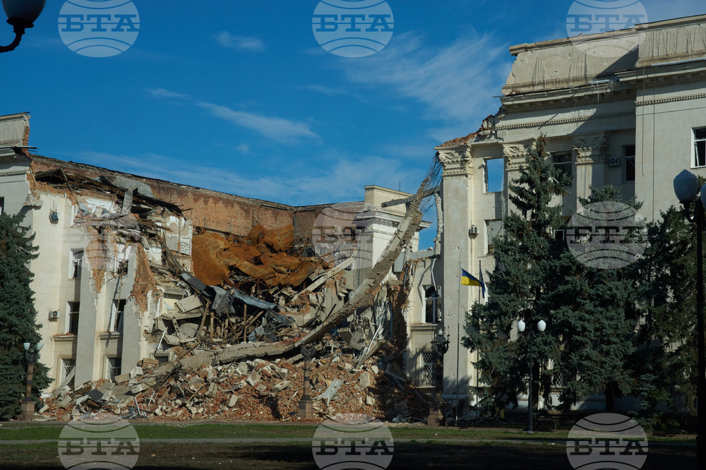 Руски обстрел на кафене в центъра на Херсон причини смъртта на трима души и рани други двама